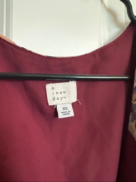 A New Day Burgundy Floral Midi Dress Size XS Flutter Sleeve Wrap Style Chiffon - Picture 4 of 5